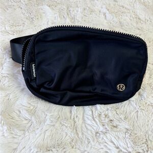 Lululemon belt bag with gold hardware
